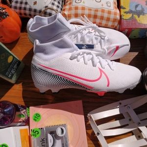 Girls baseball cleats